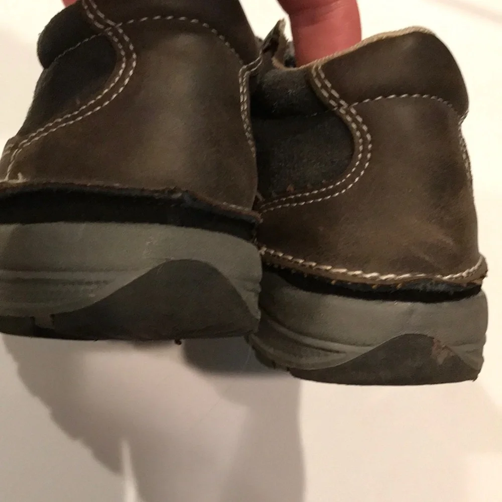 Swiss Gear boy’s size 13 brown leather lace up mid top ankle hiking boots EUC